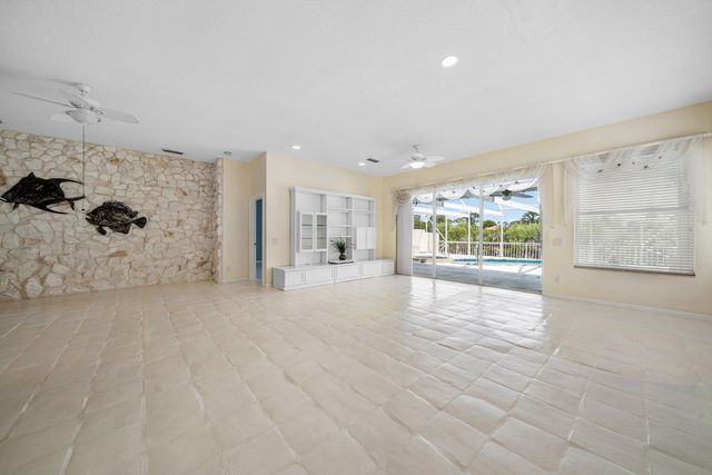5022 SE Inkwood Way SE, Hobe Sound, FL 33455