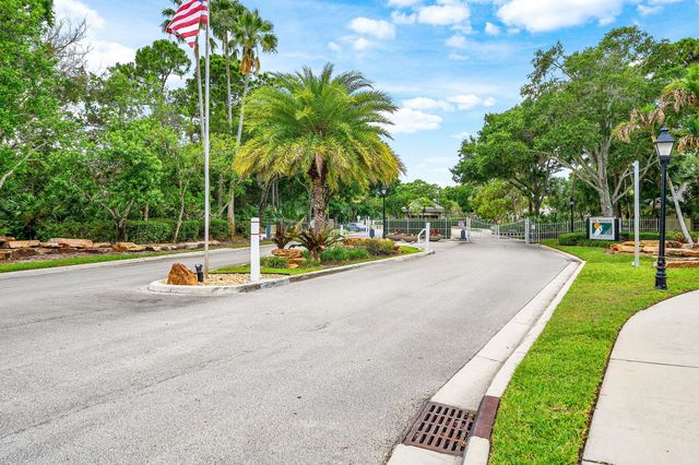 5022 SE Inkwood Way SE, Hobe Sound, FL 33455