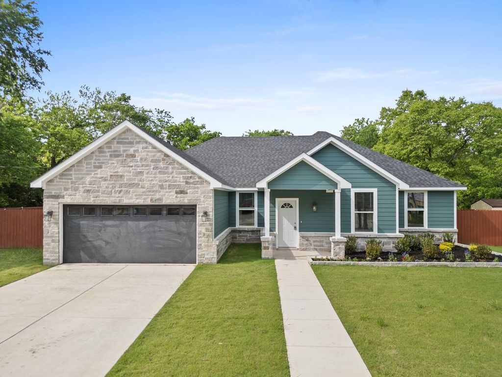 2822 Anderson Street, Greenville, TX 75401