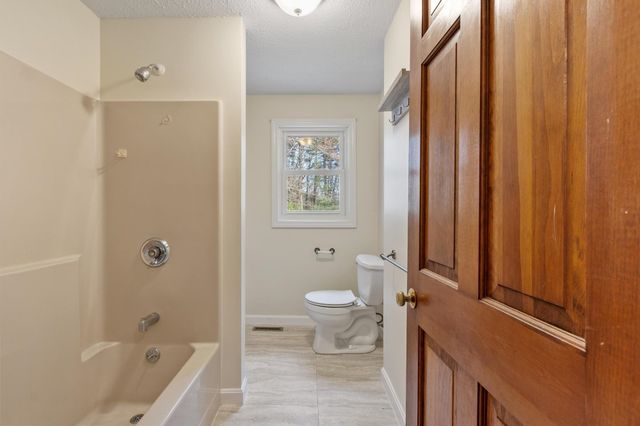 61 Beaver Pond Road, Weare, NH 03281