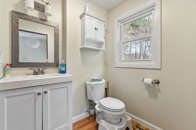 61 Beaver Pond Road, Weare, NH 03281