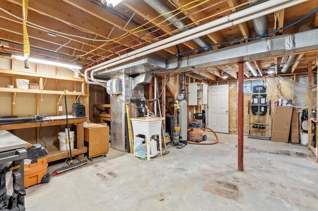 61 Beaver Pond Road, Weare, NH 03281