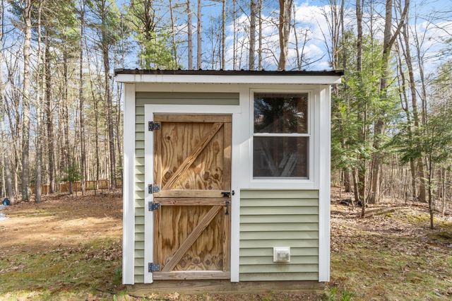61 Beaver Pond Road, Weare, NH 03281