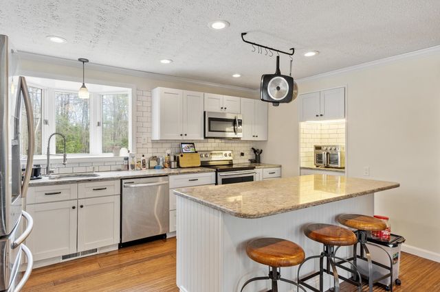 61 Beaver Pond Road, Weare, NH 03281