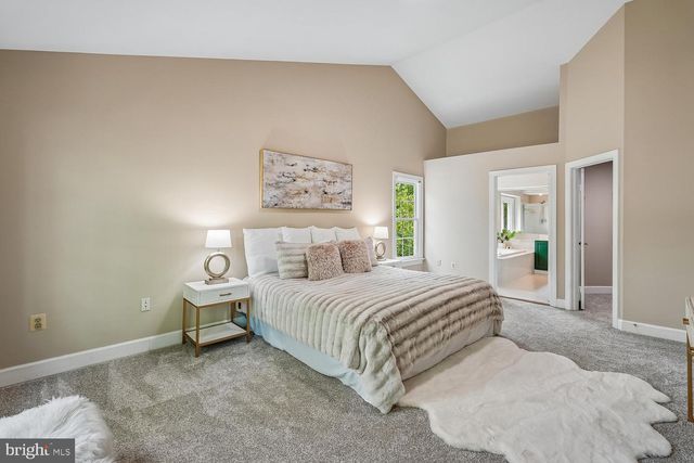13113 WILLOW EDGE CT, Clifton, VA 20124