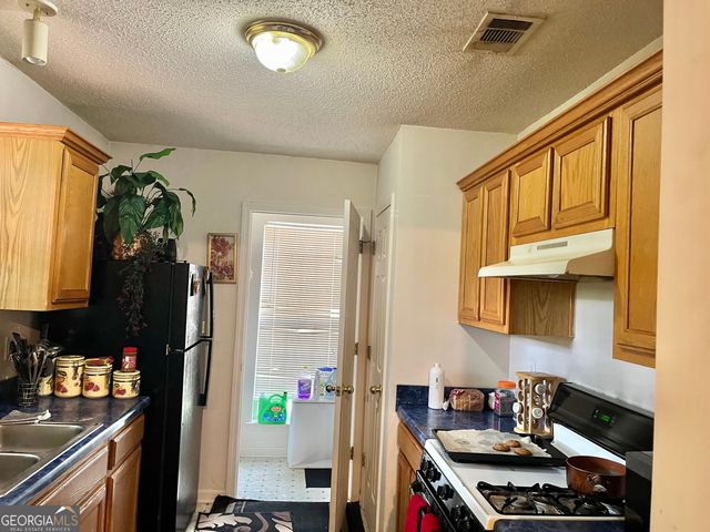 5781 Eagles Feather Lane, Riverdale, GA 30274
