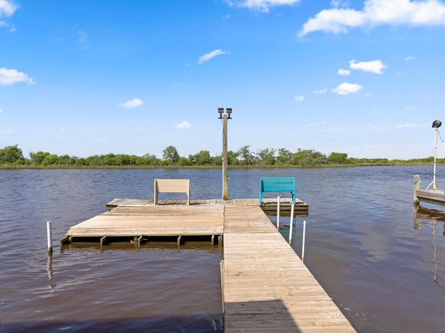 124 Seagull, Sargent, TX 77414