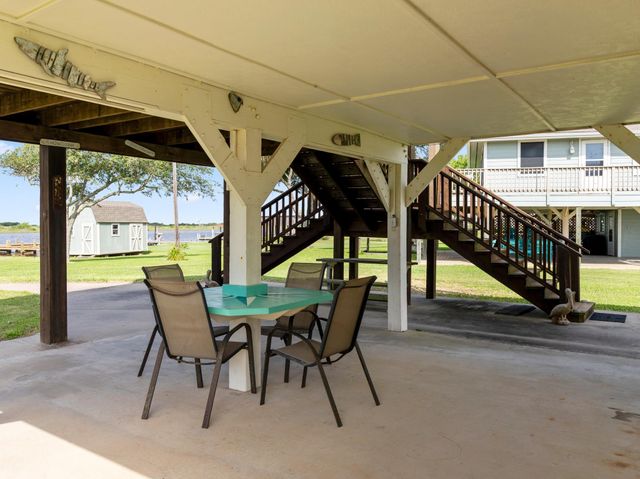 124 Seagull, Sargent, TX 77414