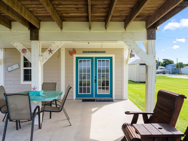 124 Seagull, Sargent, TX 77414