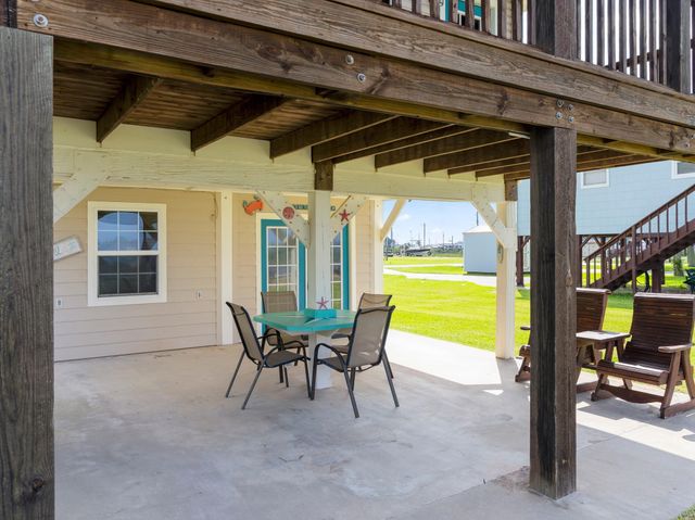 124 Seagull, Sargent, TX 77414