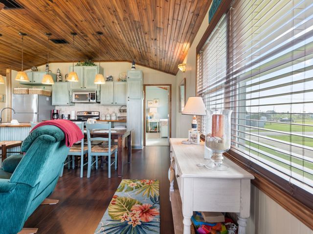 124 Seagull, Sargent, TX 77414