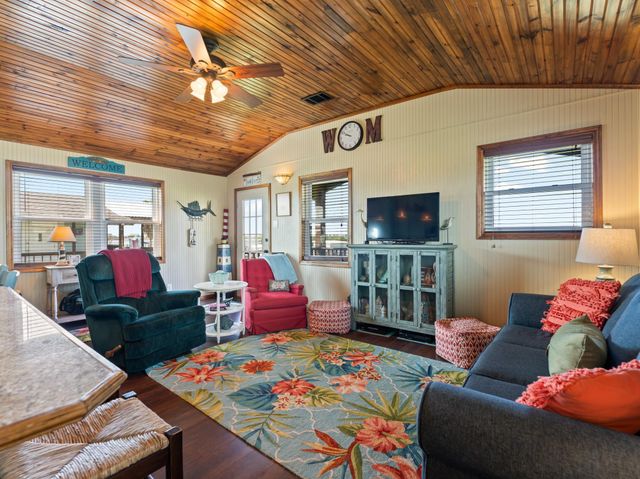 124 Seagull, Sargent, TX 77414