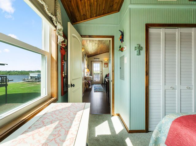 124 Seagull, Sargent, TX 77414