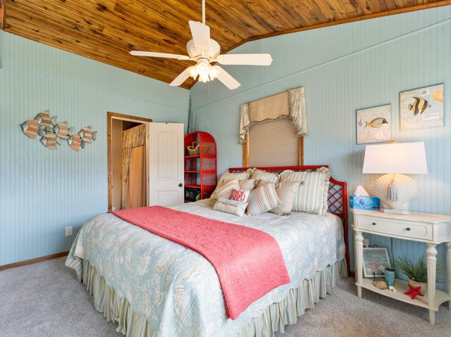 124 Seagull, Sargent, TX 77414