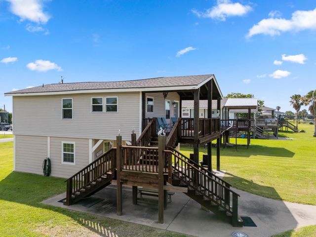 124 Seagull, Sargent, TX 77414