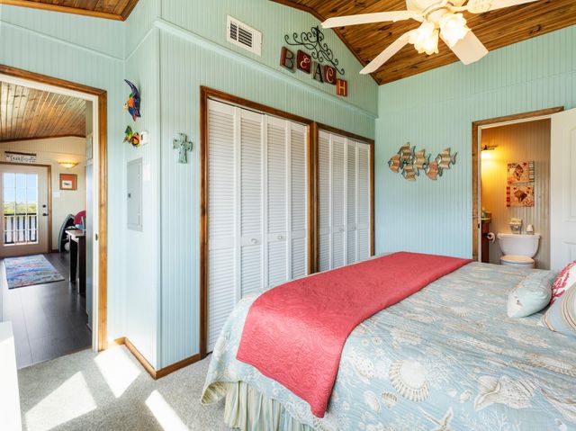 124 Seagull, Sargent, TX 77414