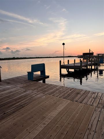 124 Seagull, Sargent, TX 77414