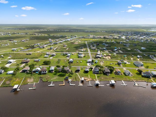 124 Seagull, Sargent, TX 77414