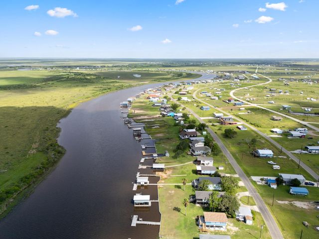 124 Seagull, Sargent, TX 77414