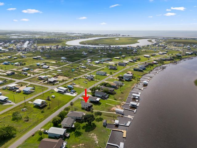 124 Seagull, Sargent, TX 77414