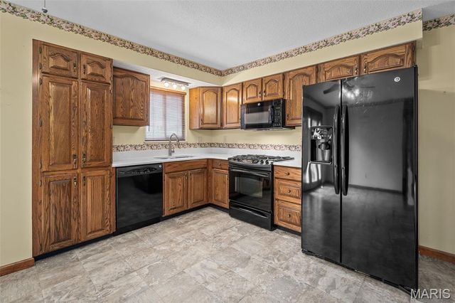 413 Ken Drive, St Charles, MO 63301