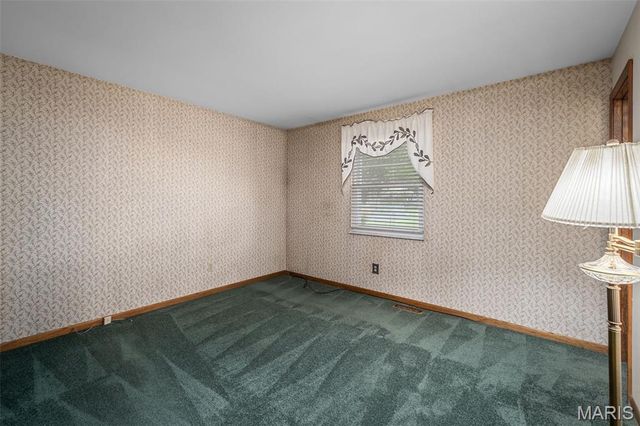413 Ken Drive, St Charles, MO 63301