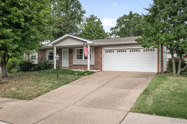413 Ken Drive, St Charles, MO 63301