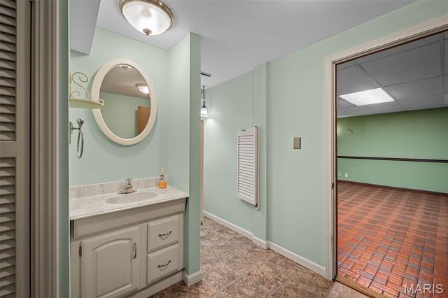 413 Ken Drive, St Charles, MO 63301