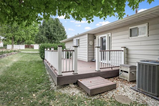 413 Ken Drive, St Charles, MO 63301
