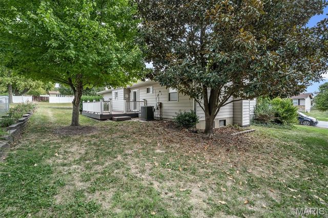 413 Ken Drive, St Charles, MO 63301