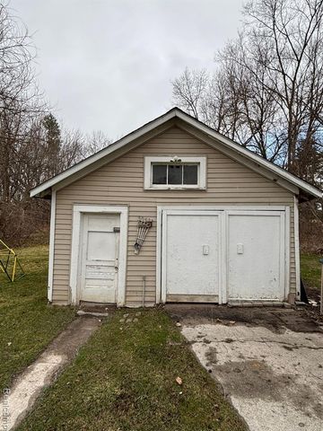 15130 Roach Drive, Linden, MI 48451