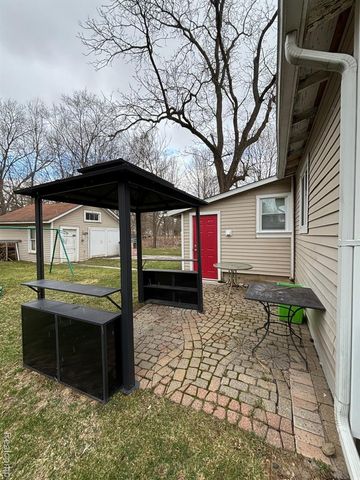 15130 Roach Drive, Linden, MI 48451