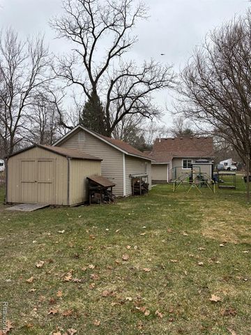 15130 Roach Drive, Linden, MI 48451