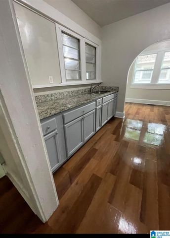 607 11TH AVENUE, Midfield, AL 35228