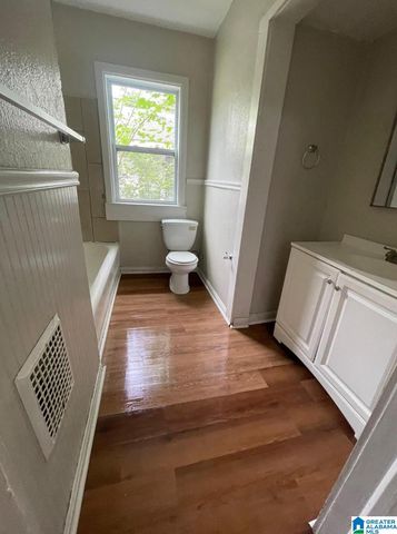 607 11TH AVENUE, Midfield, AL 35228