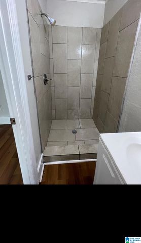 607 11TH AVENUE, Midfield, AL 35228
