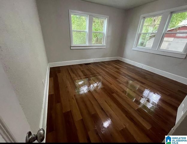 607 11TH AVENUE, Midfield, AL 35228