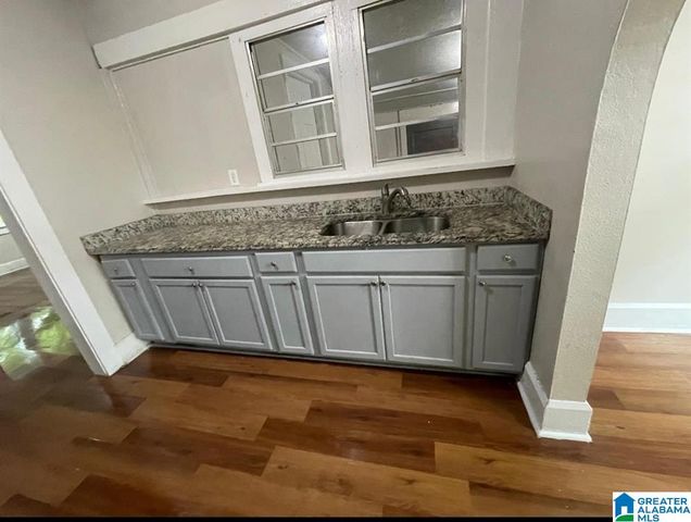 607 11TH AVENUE, Midfield, AL 35228