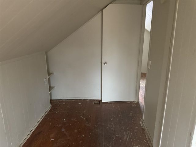 7560 Prospect Avenue, Warren, MI 48091