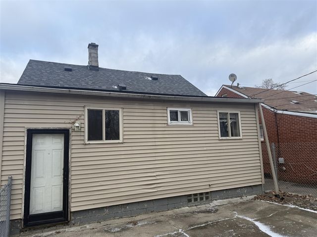 7560 Prospect Avenue, Warren, MI 48091