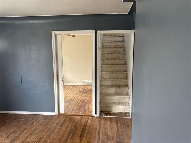 7560 Prospect Avenue, Warren, MI 48091