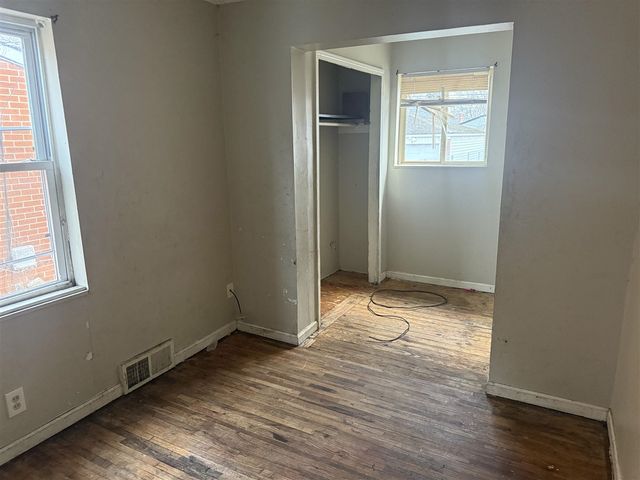 7560 Prospect Avenue, Warren, MI 48091