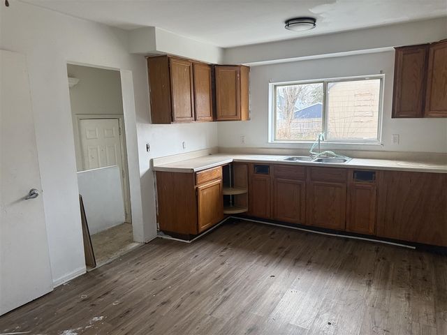 7560 Prospect Avenue, Warren, MI 48091