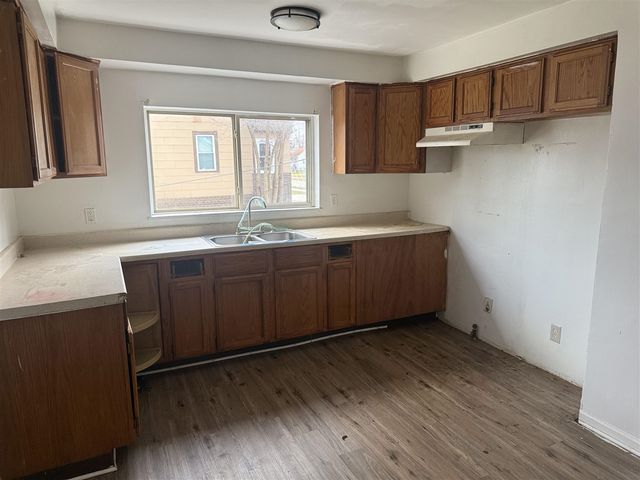 7560 Prospect Avenue, Warren, MI 48091