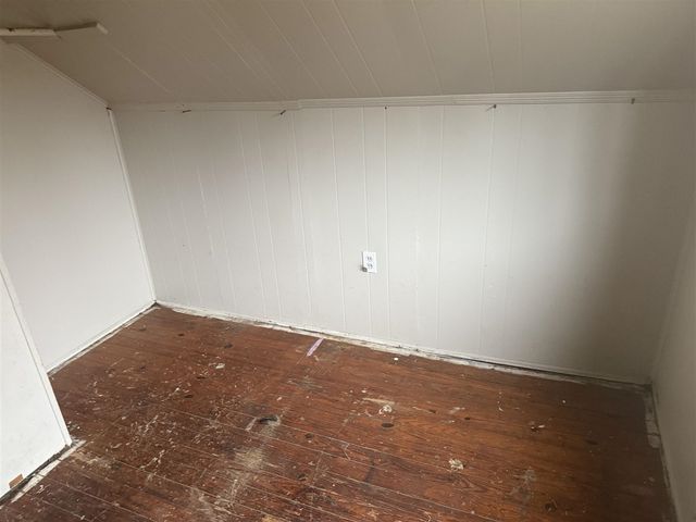 7560 Prospect Avenue, Warren, MI 48091