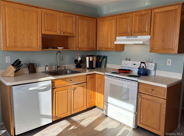 678 Sierra Vista Lane, Valley Cottage, NY 10989