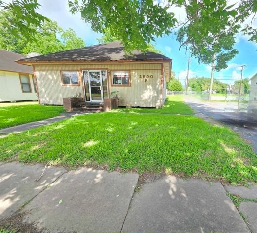 2600 Avenue F, Bay City, TX 77414
