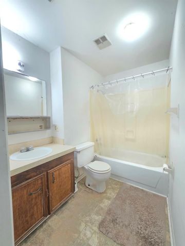 2600 Avenue F, Bay City, TX 77414