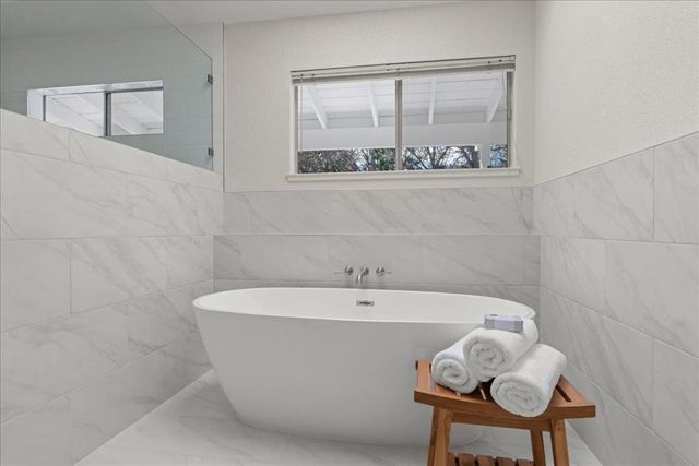 14721 Live Oak Lane, Saratoga, CA 95070