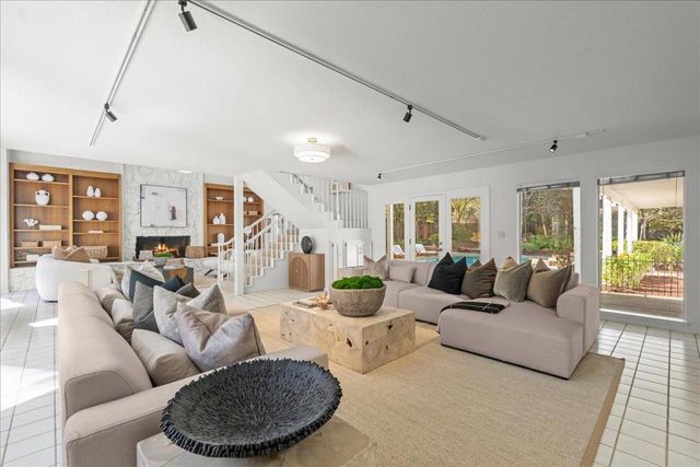 14721 Live Oak Lane, Saratoga, CA 95070